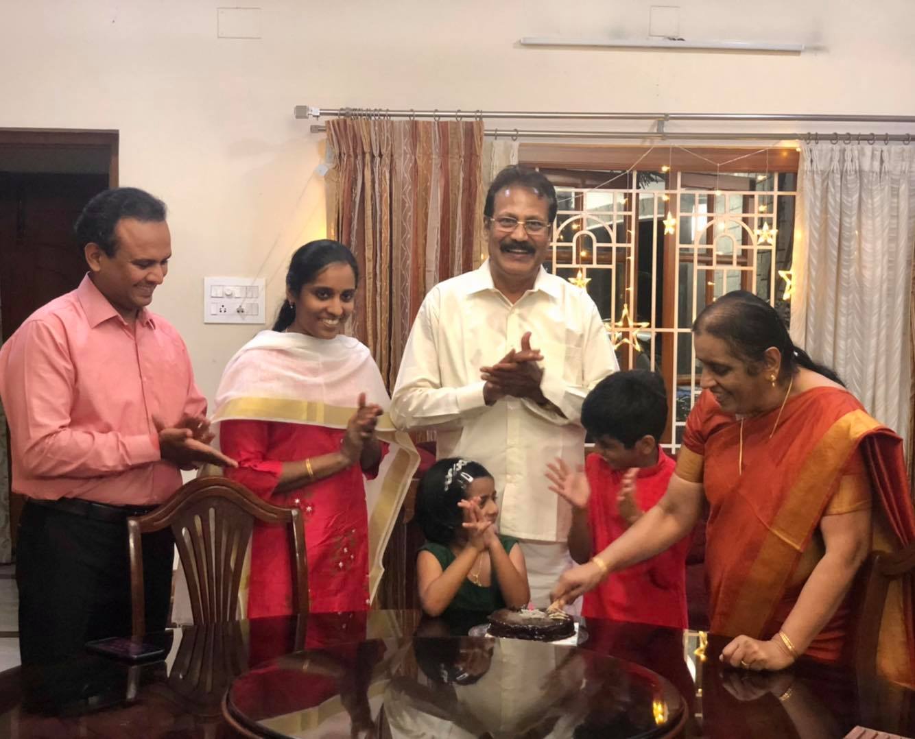 உலகெங்கும் வாழும் தமிழ் மக்களுக்கும் பாரத தேசத்தின் புதல்வர்களுக்கும் புத்தாண்டு வாழ்த்துகள்..!!