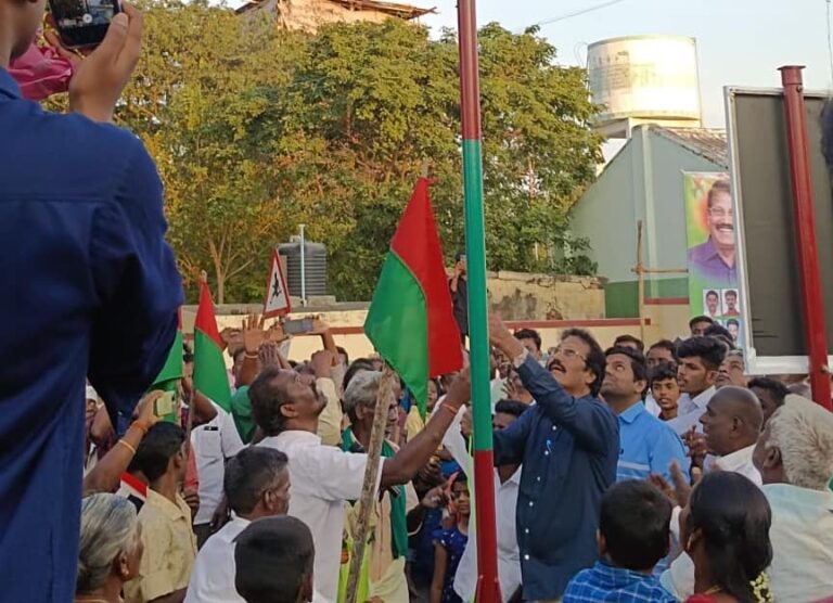 உடுமலைப்பேட்டை பொம்மிநாயக்கன்பட்டியில் கொடியேற்று விழா