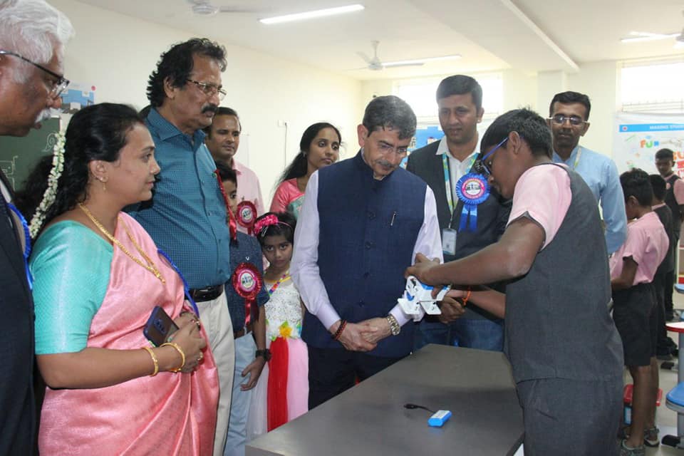 கோவை தாமரை சர்வதேச பள்ளியின் மாணவச் செல்வங்களோடு மாண்புமிகு தமிழக ஆளுநர் அவர்கள் கலந்துரையாடினார்கள்.!