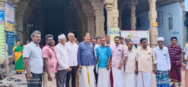 பாபநாச சுவாமி கோயில் பின்புறம் கேட் அமைப்பதை நிறுத்த வேண்டும்