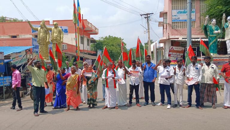 காவிரியை தாரை வார்க்கும் திமுக அரசை கண்டித்து சேலத்தில் ஆர்ப்பாட்டம்
