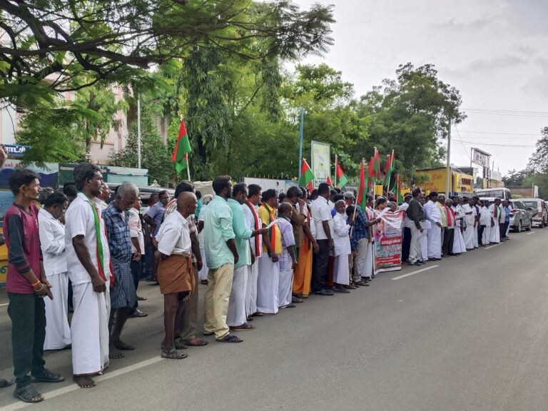 இராஜபாளையம் நகராட்சி நிர்வாகத்தை கண்டித்து புதிய தமிழகம் கட்சியின் சார்பில் நடைபெற்ற ஆர்ப்பாட்டம்!
