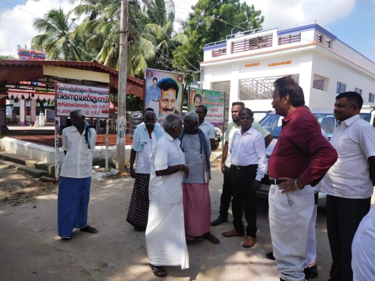 கொடியன்குளத்தில் வெள்ள பாதிப்பை ஆய்வு செய்தார் டாக்டர் கிருஷ்ணசாமி