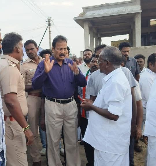 மழை வெள்ளத்தால் பாதிக்கப்பட்ட அகரம் கிராமத்தை ஆய்வு செய்தார் டாக்டர் கிருஷ்ணசாமி