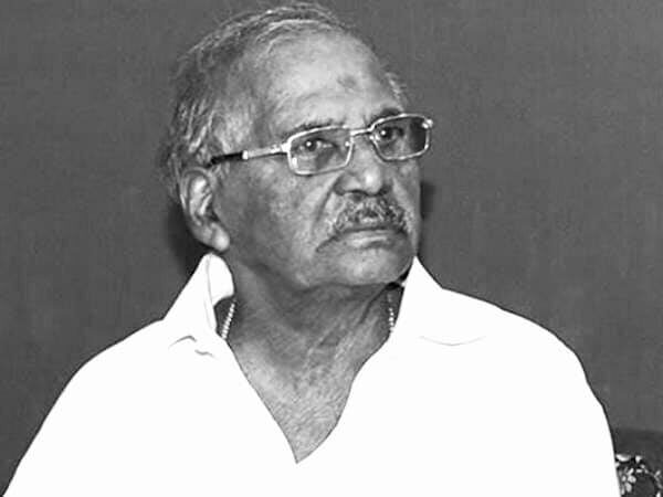 அதிமுக அவைத்தலைவர் மதுசூதனன்