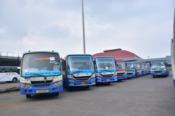 பேருந்து நிலையங்களை தனியாருக்கு விற்பனை செய்யக்கூடாது