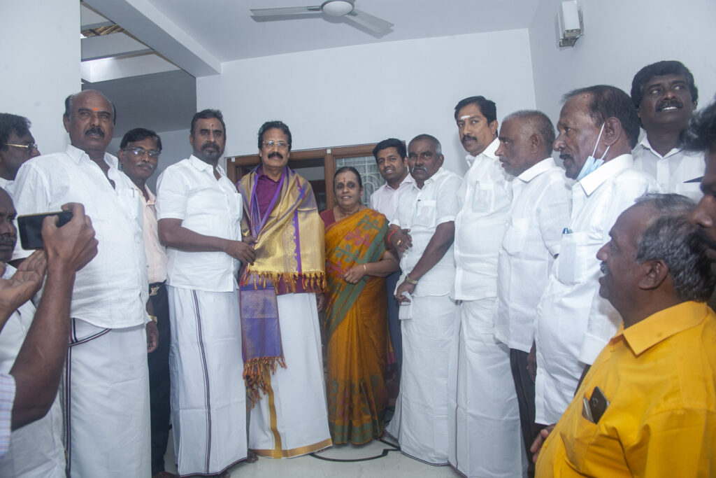 அஇஅதிமுக மூத்த நிர்வாகிகள் சந்திப்பு