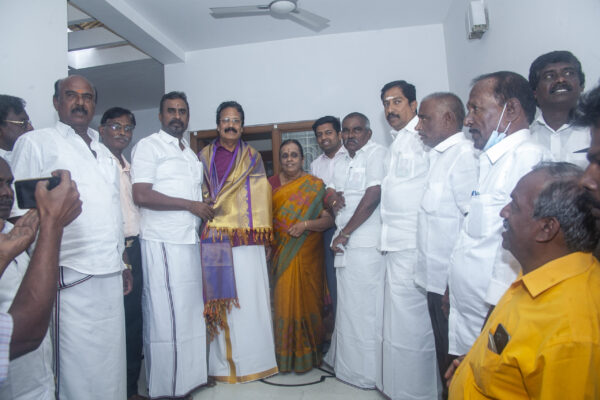 அஇஅதிமுக மூத்த நிர்வாகிகள் சந்திப்பு