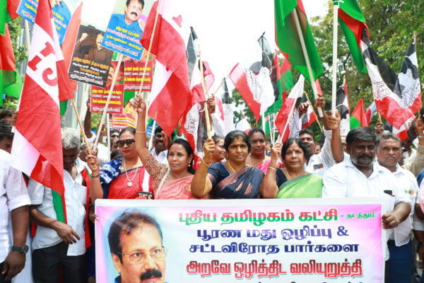 மதுவிலக்கு வலியுறுத்தி சென்னையில் பேரணி (2)